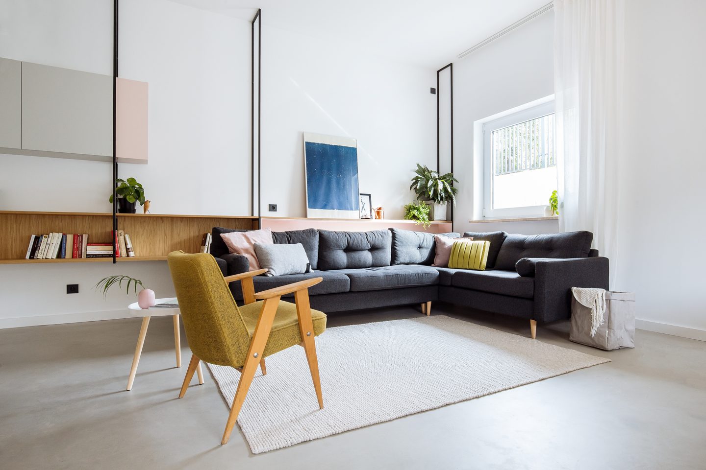 modernism inspired apartment • Photography © Hanna Połczyńska / kroniki.studio